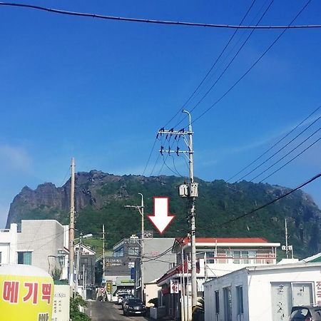 Seongsan Ilchulbong Pension Jeju Luaran gambar