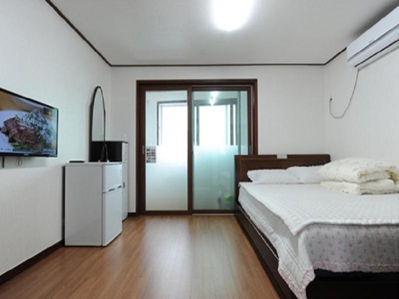 Seongsan Ilchulbong Pension Jeju Luaran gambar